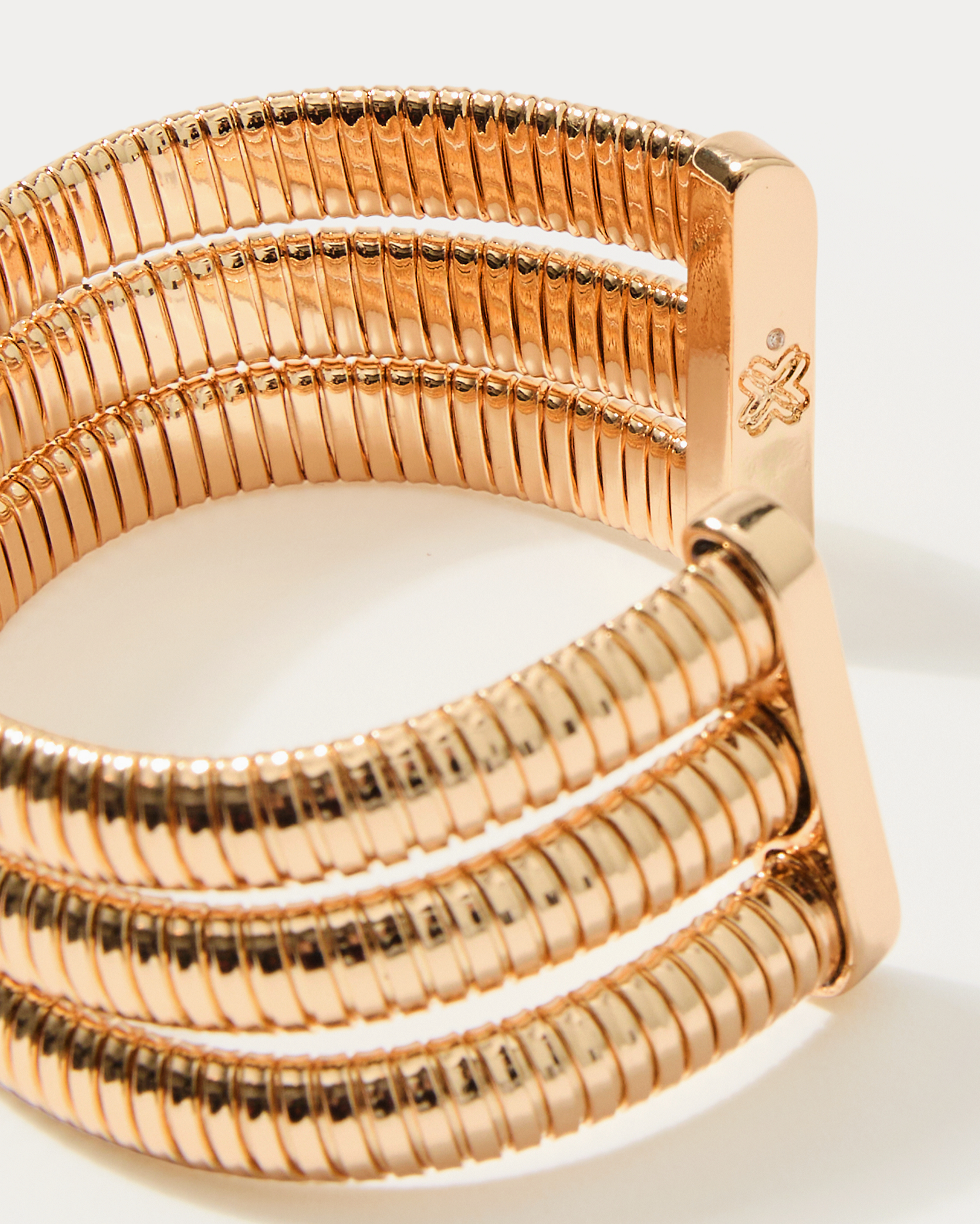 Chevs Kiss Cuff Bracelet