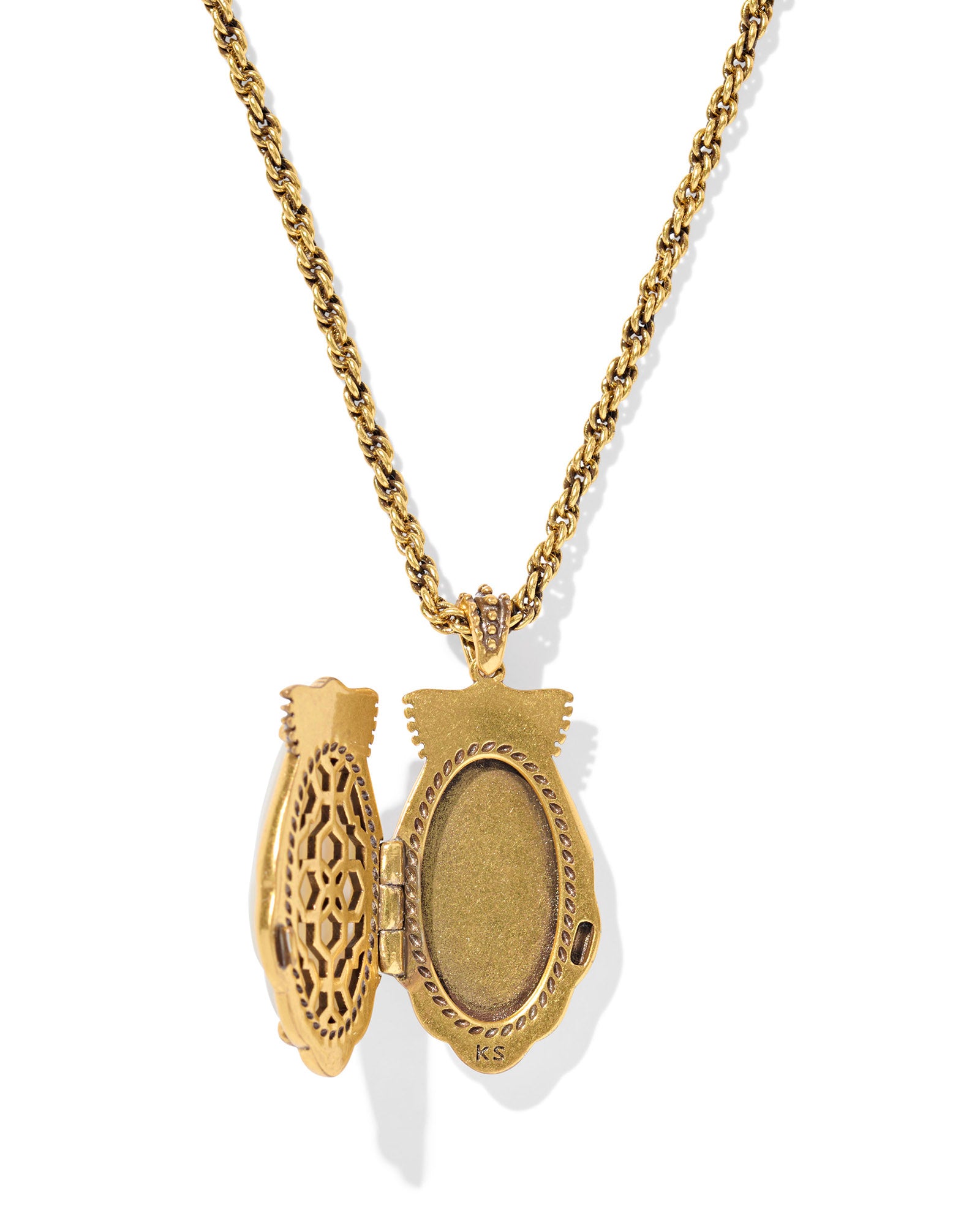 ALEXA LOCKET SHORT PENDANT NECKLACE